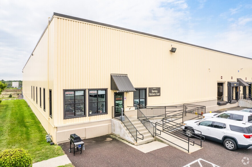 More Photos Of 1000 Armand Hammer Blvd, Pottstown Warehouse For Lease