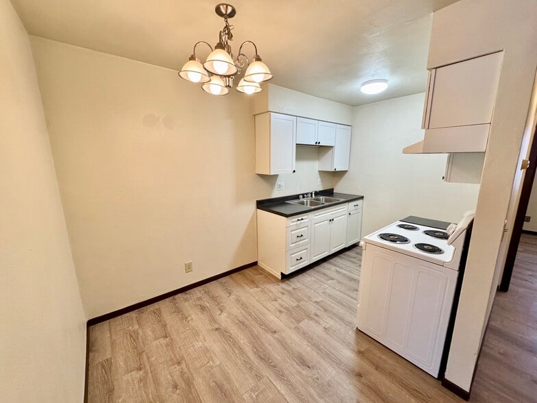More Photos Of 901 S 74th St, Belleville Apartments For Sale