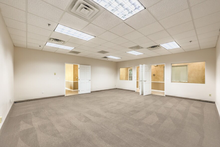 More Photos Of 4270 S Decatur Blvd, Las Vegas Medical For Lease
