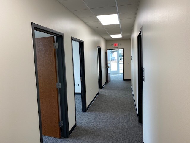 More Photos Of 9201 Polaris Dr, Oklahoma City Distribution For Lease