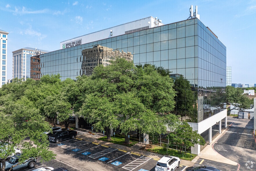 More Photos Of 14110 N Dallas Pky, Dallas Unknown For Lease