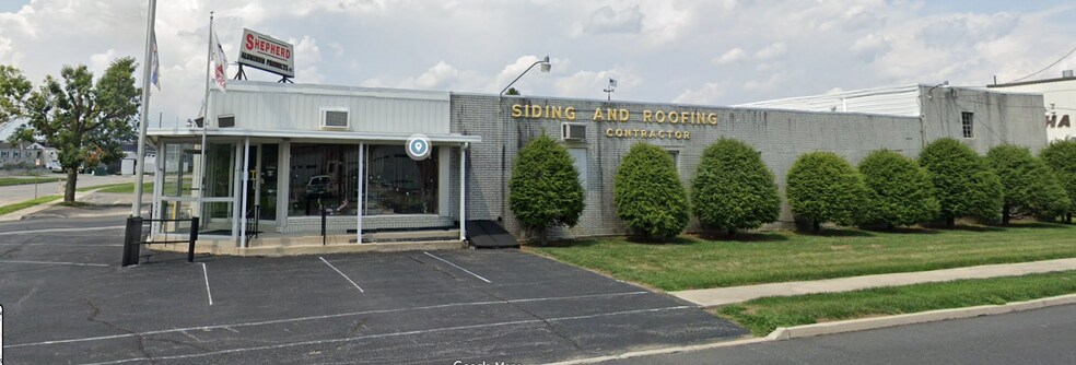 Primary Photo Of 101 N Forney Ave, Hanover Showroom For Sale