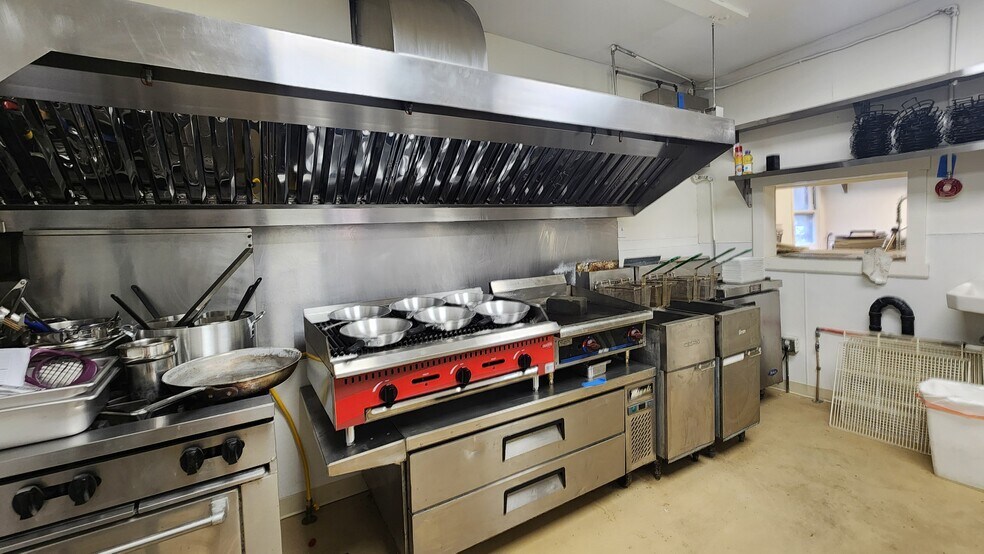 More Photos Of 204 S Coeur D Alene Ave, Harrison Restaurant For Sale