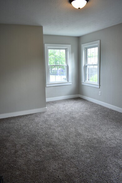 More Photos Of 1014 E 10th St, Jeffersonville Office Residential For Sale