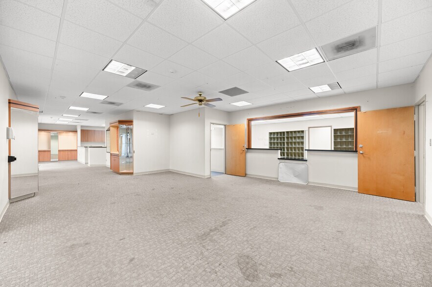 More Photos Of 13414 Medical Complex Dr, Tomball Medical For Sale