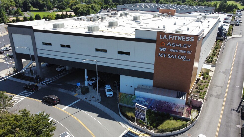 More Photos Of 71-110 Nardozzi Pl, New Rochelle General Retail For Lease