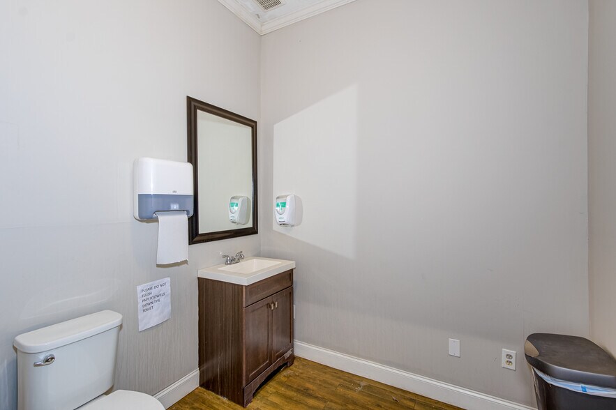 More Photos Of 3002 River Watch Ln, Augusta Flex For Sale