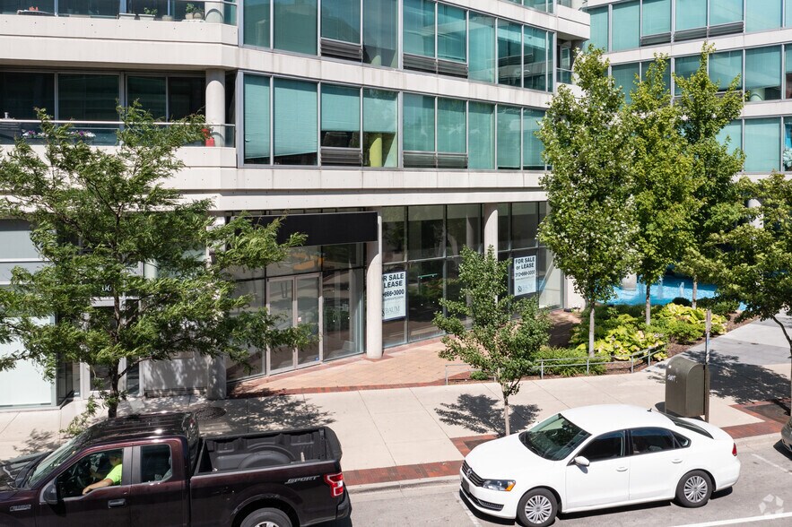 More Photos Of 1710 Maple Ave, Evanston Office For Sale