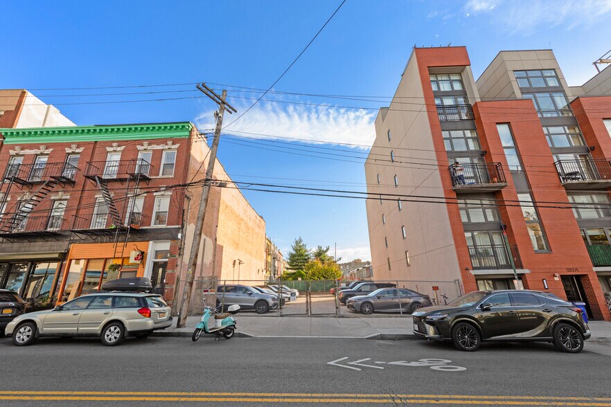 More Photos Of 284-286 Nassau Ave, Brooklyn Land For Sale