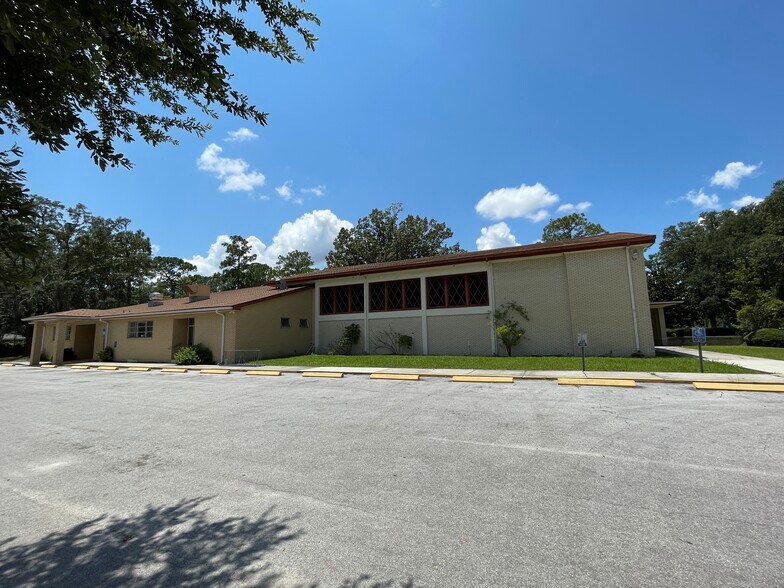 More Photos Of 1001 NE 16th Ave, Gainesville Religious Facility For Lease