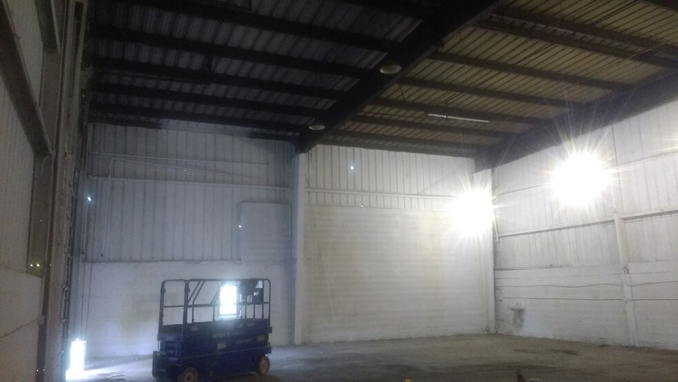 More Photos Of 7 Greenwood Pl, Pikesville Warehouse For Sale