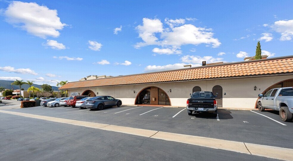 More Photos Of 930 Boardwalk, San Marcos Office For Lease