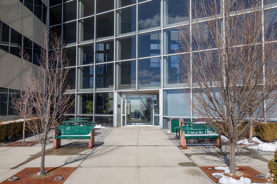 More Photos Of 4250 Veterans Memorial Hwy, Holbrook Office For Sale