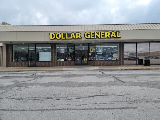 More Photos Of 1107-1125 S Main St, Bowling Green Unknown For Lease