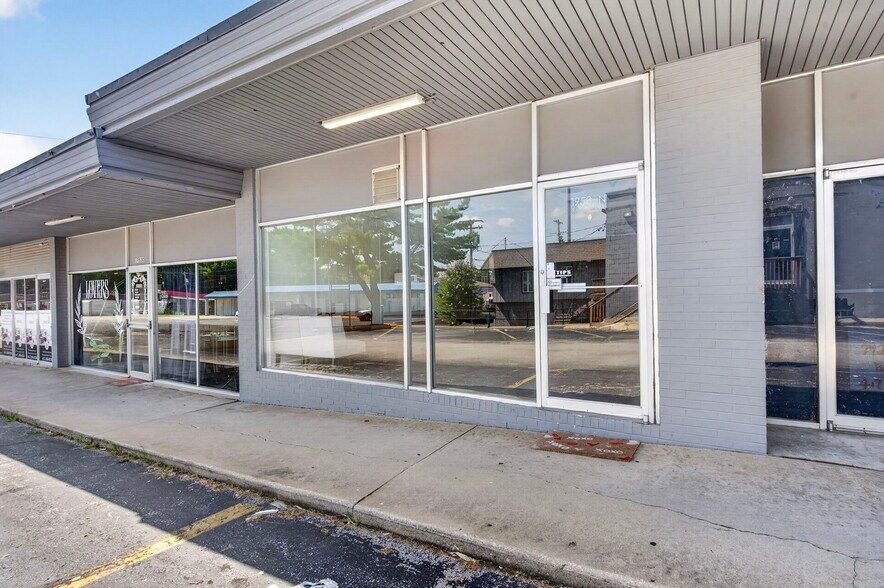 More Photos Of 1950 S Glenstone Ave, Springfield Storefront For Sale