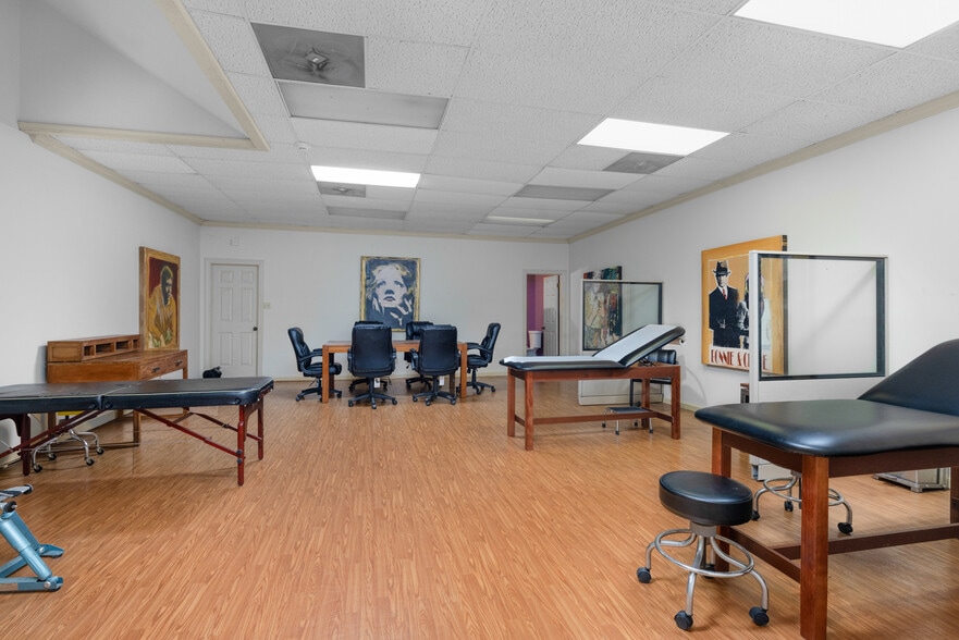 More Photos Of 107-109 W Pleasant Ave, Covington Loft Creative Space For Sale