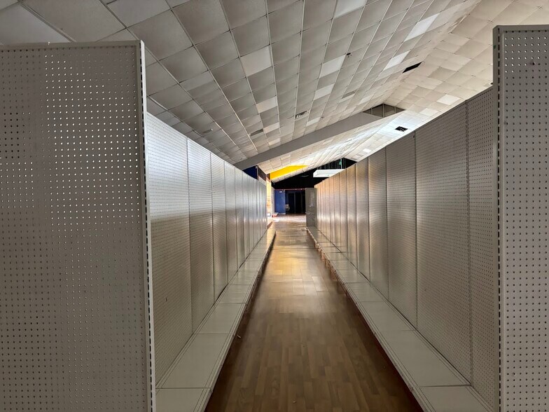 More Photos Of 311 S Range Ave, Denham Springs General Retail For Lease