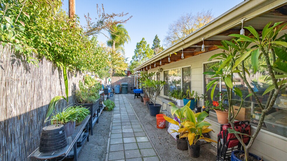 More Photos Of 1403 Rowena Way, Sacramento Specialty For Sale