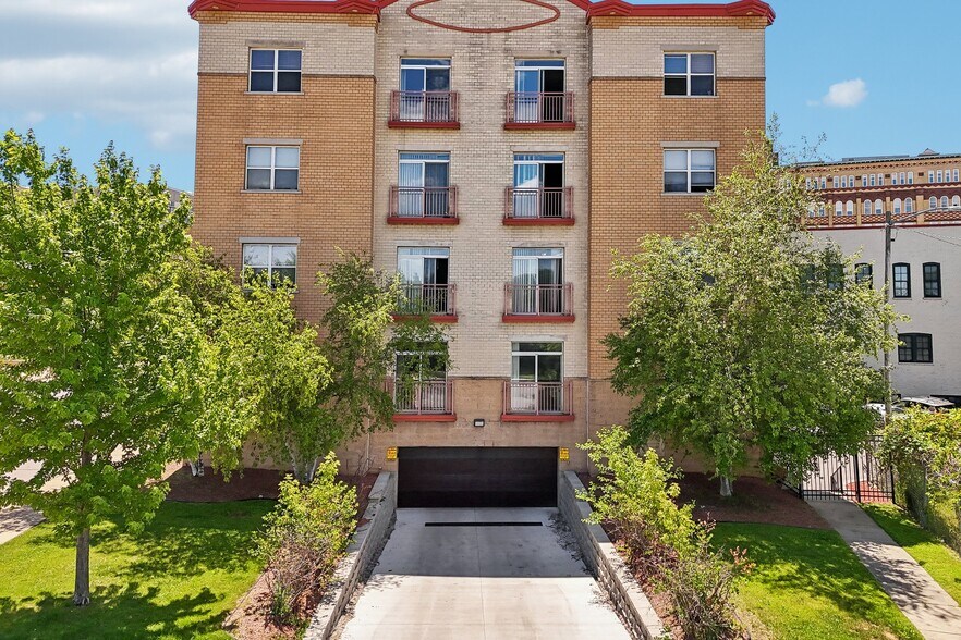 More Photos Of 134 Main St, Racine Apartments For Sale