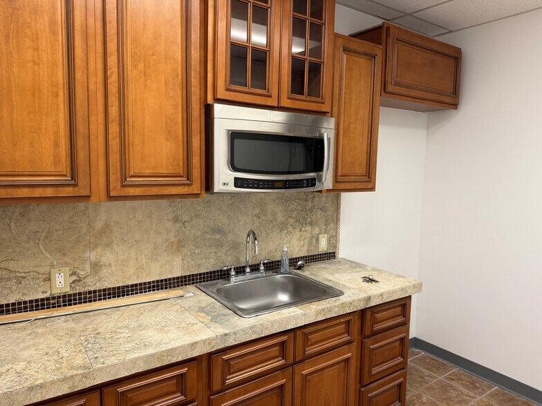 More Photos Of 9335 Industrial Trace, Alpharetta Warehouse For Lease