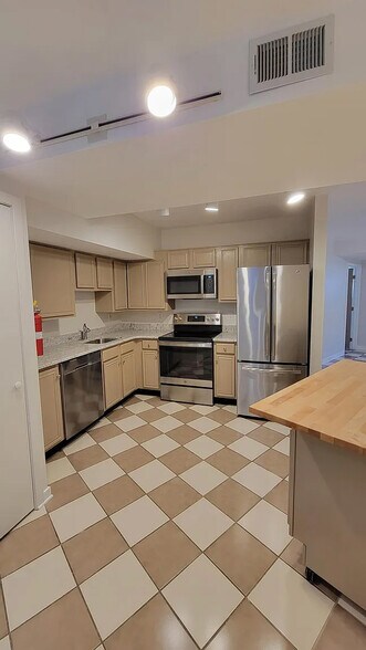 More Photos Of 120 Record St, Frederick Office For Lease