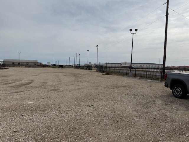 More Photos Of 6312 S I-45, Wilmer Warehouse For Sale