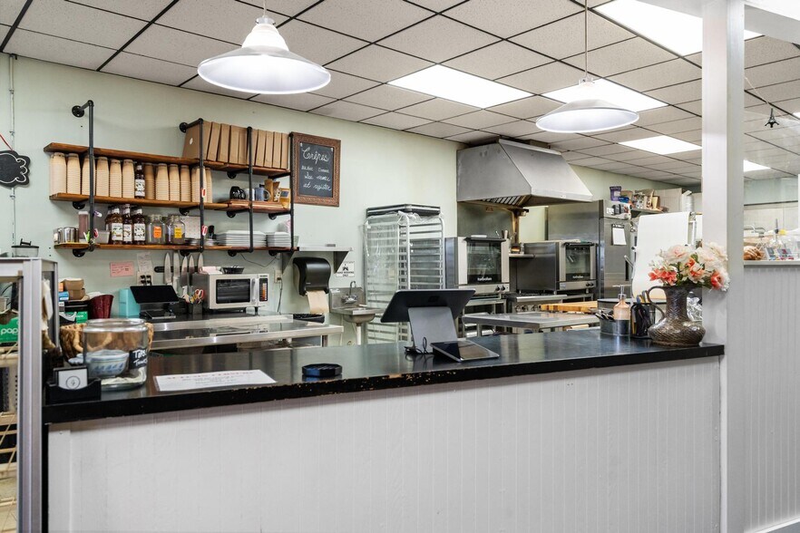 More Photos Of 110 S Lake St, Boyne City Restaurant For Sale