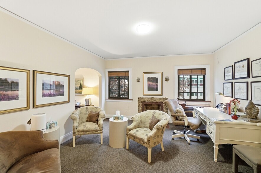 More Photos Of 820 Delta Ave, Cincinnati Office For Sale