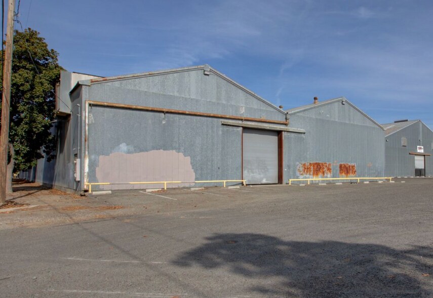 More Photos Of 492 S Golden State Blvd, Turlock Warehouse For Sale