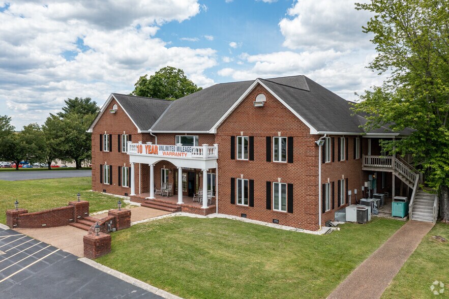 More Photos Of 236 Miller Ave, Crossville Medical For Sale