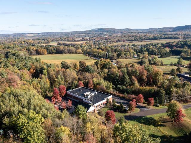 More Photos Of 10 Timberview Ln, Russell Medical For Sale