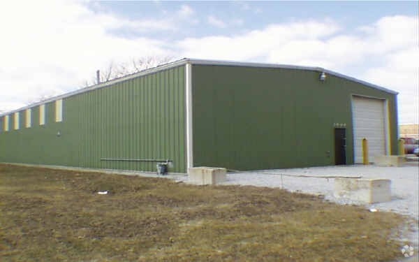 Primary Photo Of 3008 Louis Sherman Dr, Steger Warehouse For Sale