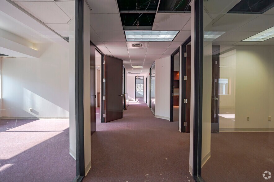More Photos Of 330 Main St, Hartford Office For Sale