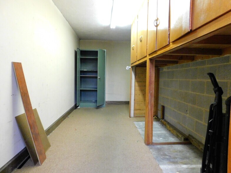More Photos Of 720 SW F Ave, Lawton Manufacturing For Sale