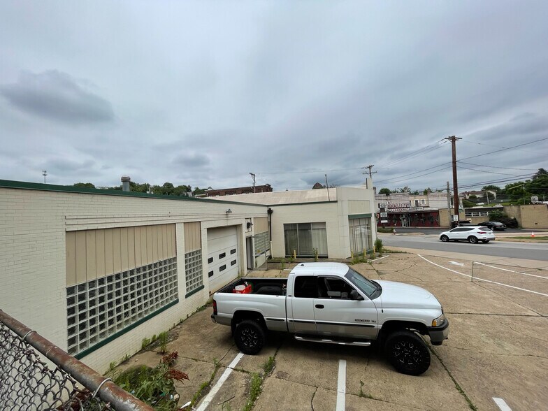 More Photos Of 1002 Chartiers Ave, McKees Rocks Warehouse For Sale