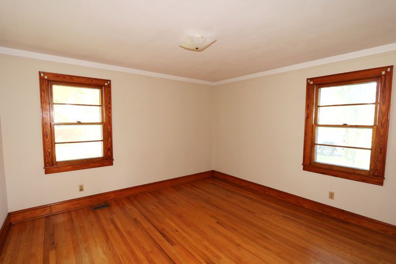 More Photos Of 2541 Locust Hill Rd, Taylors Office Residential For Lease