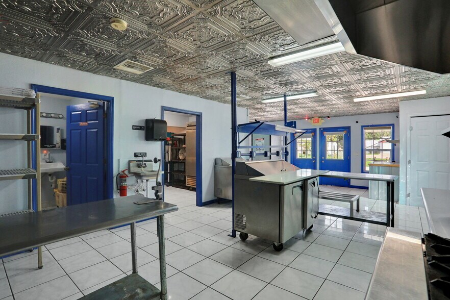 More Photos Of 413 Elm St, Welaka Freestanding For Sale