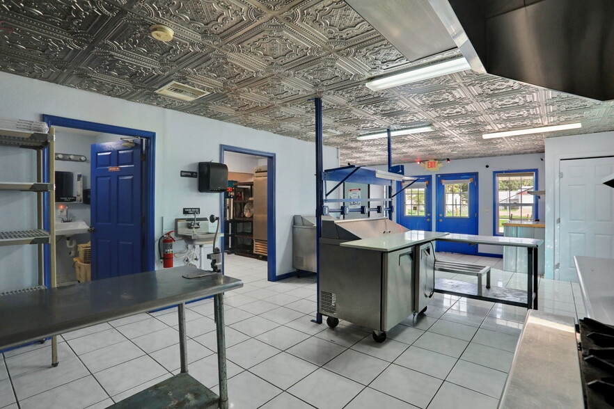 More Photos Of 413 Elm St, Welaka Freestanding For Sale