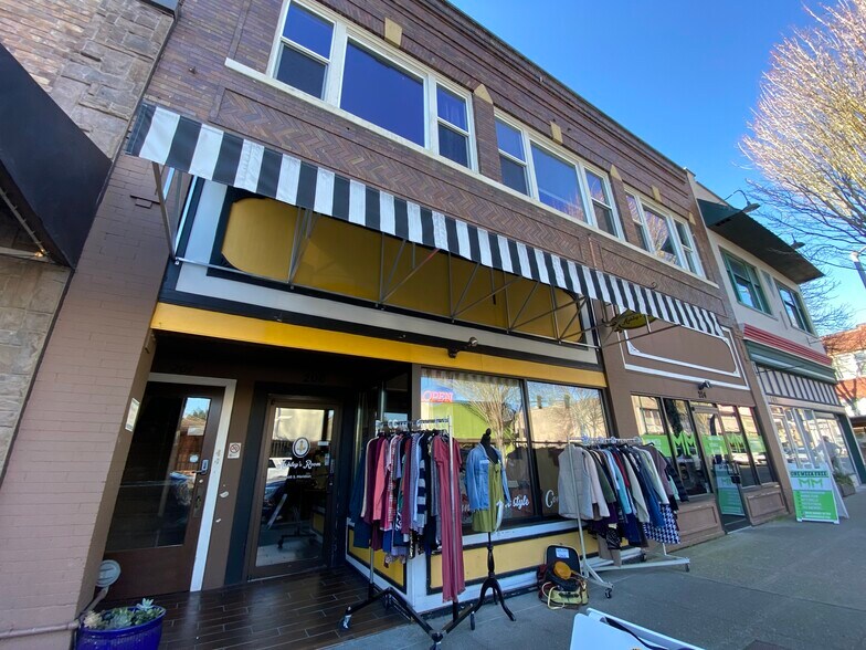 More Photos Of 204 S Meridian, Puyallup Apartments For Sale