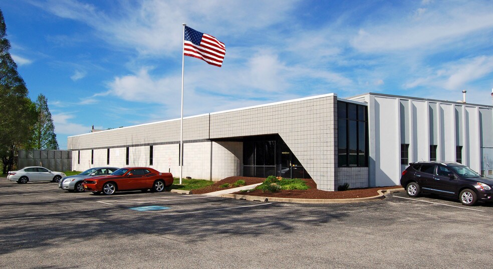 More Photos Of 1716 Whitehead Rd, Woodlawn Warehouse For Lease