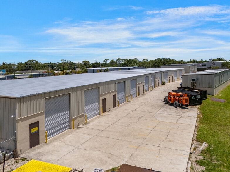 More Photos Of 2221 8th St, Sarasota Warehouse For Lease