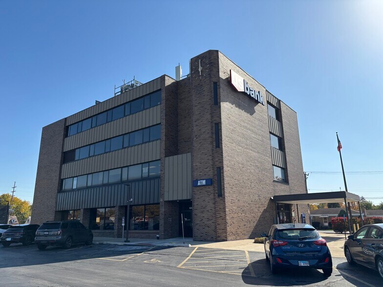Primary Photo Of 10035 W Grand Ave, Franklin Park Office For Lease