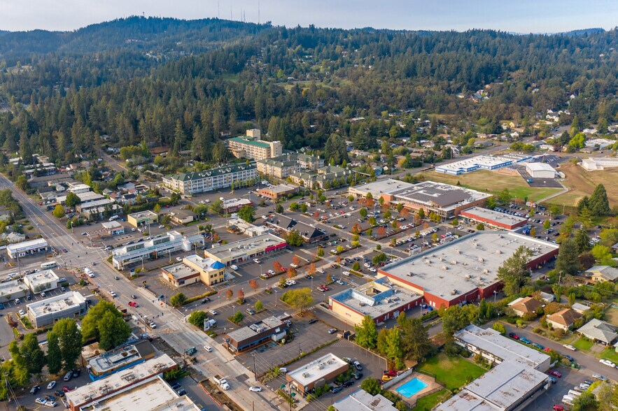 More Photos Of 2846-2856 Willamette St, Eugene Unknown For Lease