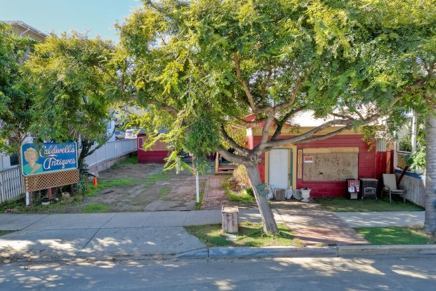 More Photos Of 1232-1234 N Coast Highway 101, Encinitas Storefront For Lease