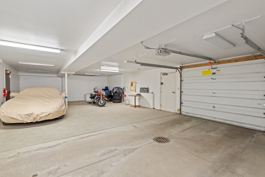 More Photos Of 3850 Glenkerry Ct, Portage Medical For Sale
