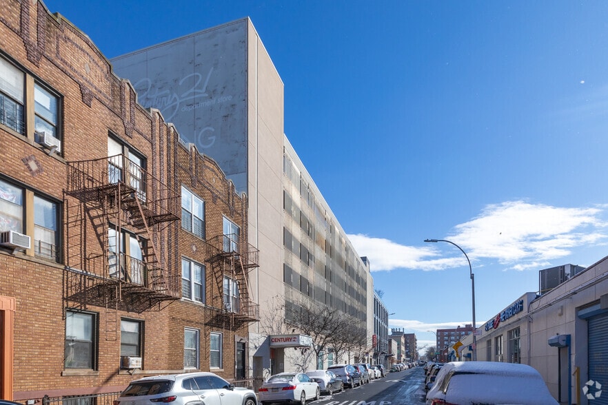 More Photos Of 423 88th St, Brooklyn Parking Garage For Lease