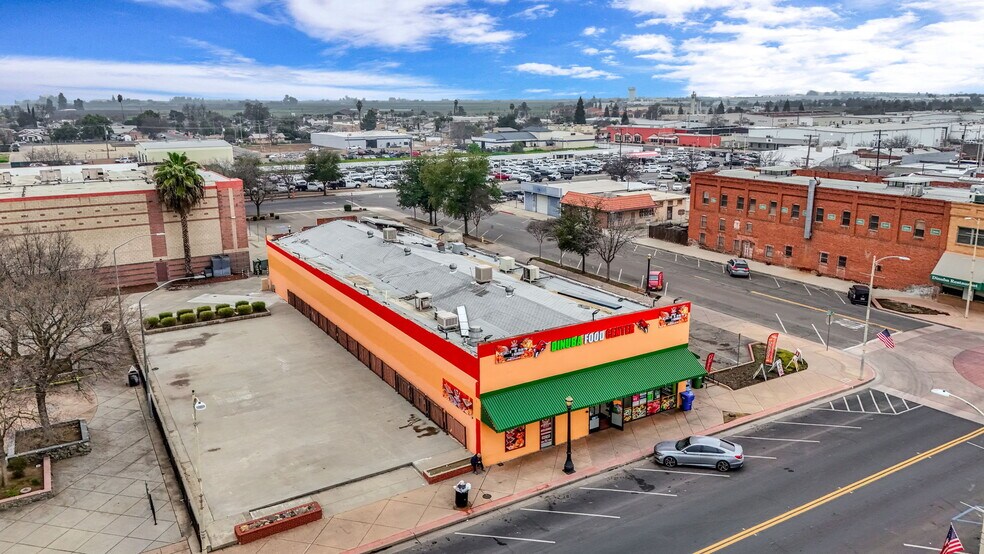 More Photos Of 217 S L St, Dinuba Freestanding For Sale