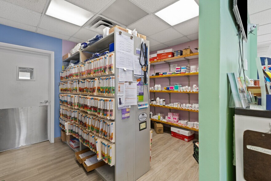 More Photos Of 5915 Belair Rd, Baltimore Veterinarian Kennel For Sale