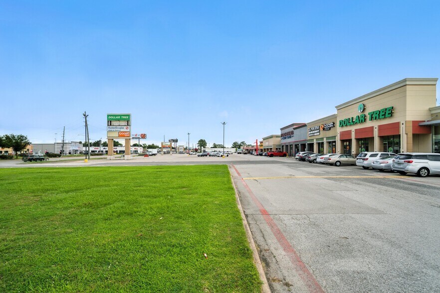 More Photos Of 2119-2227 Cypress Creek Pky, Houston General Retail For Lease