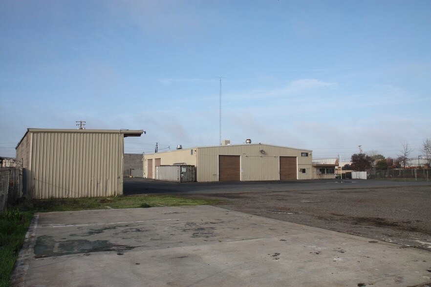 More Photos Of 8120 35th Ave, Sacramento Manufacturing For Lease
